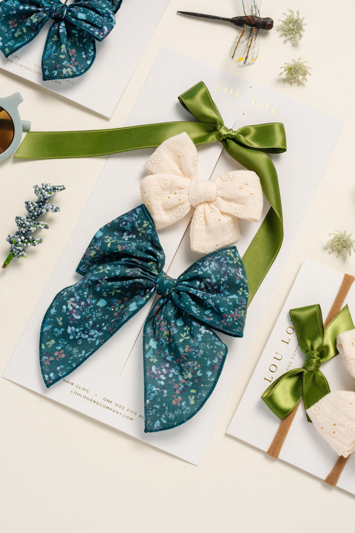 Adventure Bow - Vanilla Eyelet