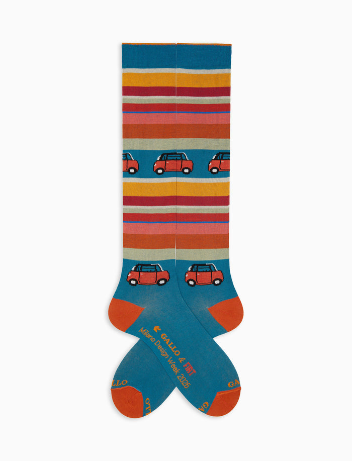 Calze lunghe uomo cotone azzurro con righe multicolor e Fiat Topolino