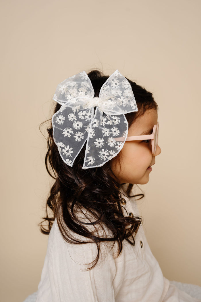 Heirloom Bow - Daisy Lace
