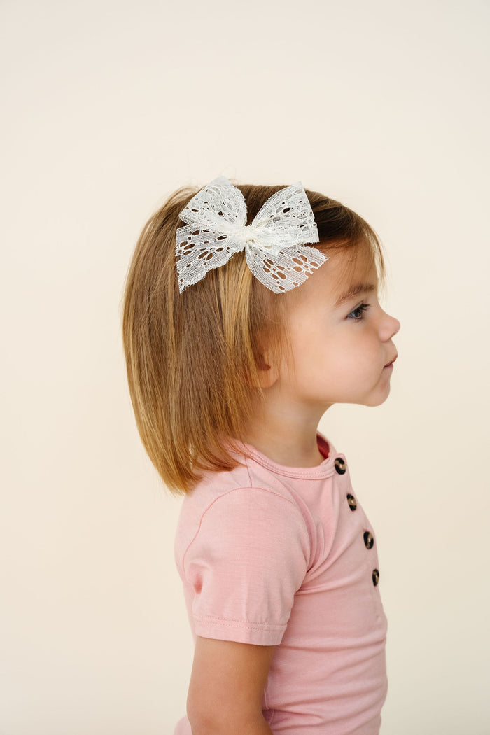 Lace Bow - Ivory Daisy
