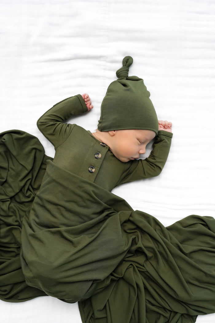 Riley Newborn Hat Bundle (Gown)